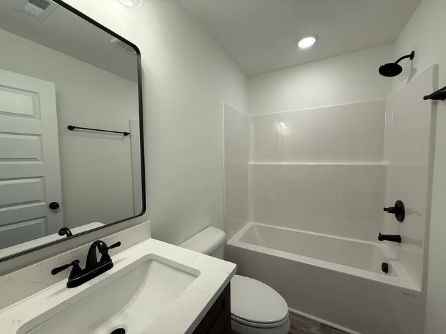 Building Photo - New 3 bedroom 2 bath home for rent