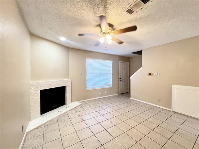 Building Photo - 929 W Hickory St