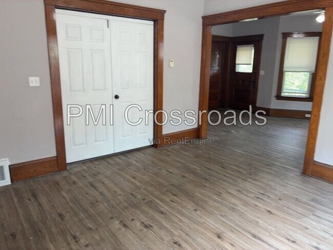 Building Photo - 1388 W 91st St