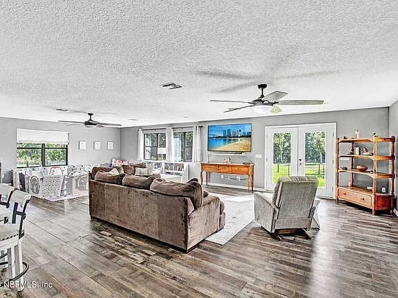 Building Photo - 120 Wippletree Ct