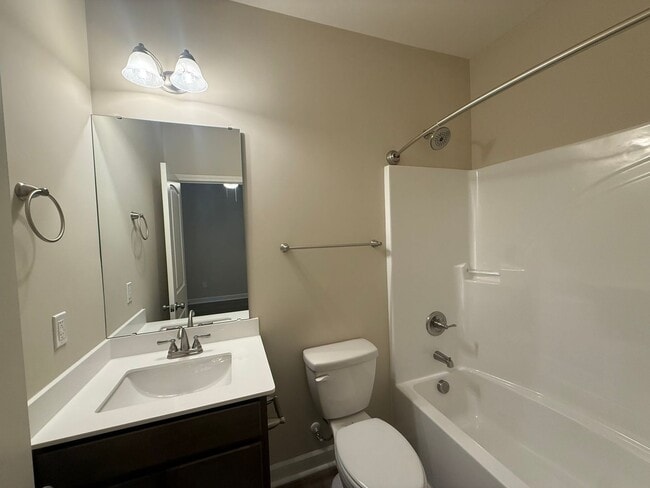 Building Photo - Brand New Duplex!