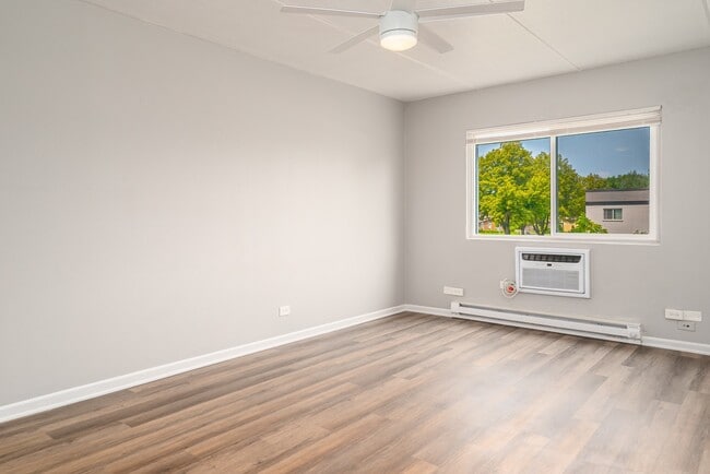 Building Photo - 329 Kimbell Ave