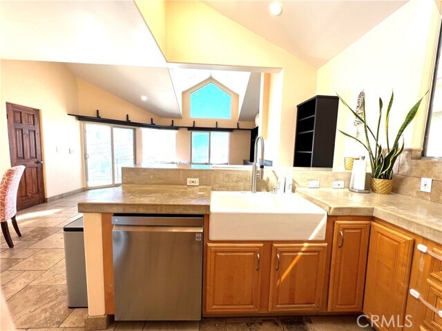 Building Photo - 16782 Bayview Dr