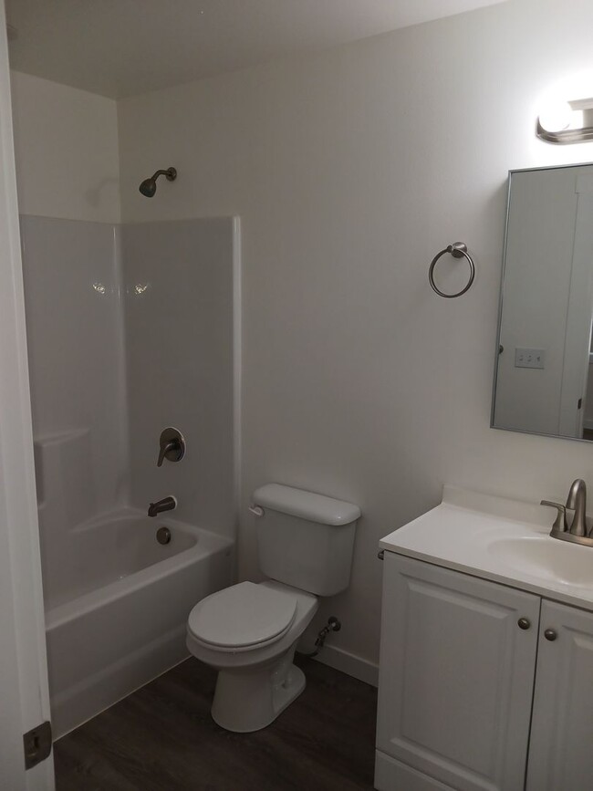 Building Photo - 3 bedroom, 2.5 bath in Downtown Ferndale