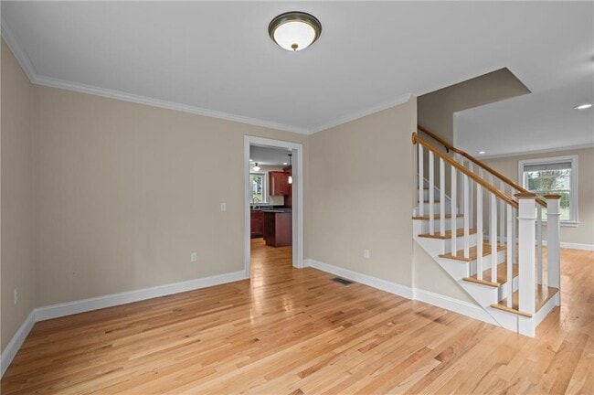 Building Photo - 20 Vanderbilt Ln