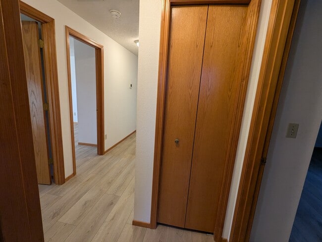 Building Photo - 1315 NE Paula Dr