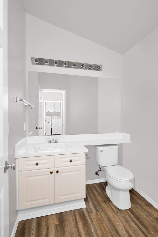 Building Photo - 3 Bedroom 2.5 Bath Redmond Townhouse