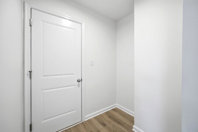 Building Photo - Modern Riverwood Retreat | Spacious 3BR Home in Prime Charlottesville Location