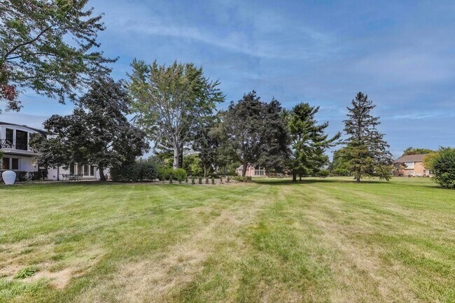 Building Photo - 2408 Cumberland Cir