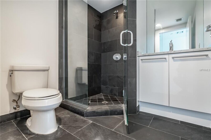 Building Photo - 900 Biscayne Blvd