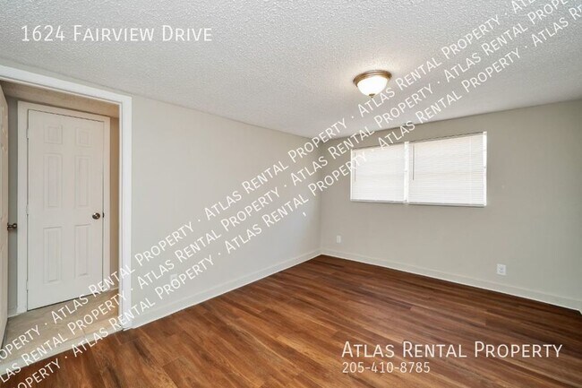 Building Photo - 1624 Fairview Dr
