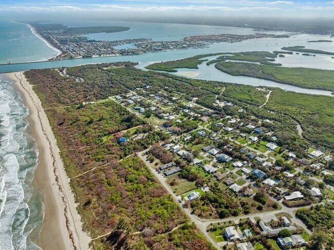 Building Photo - 2319 Tamarind Dr