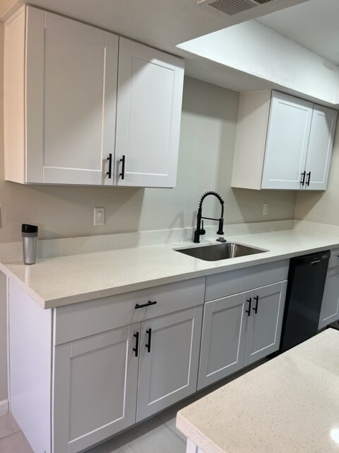 Building Photo - 286 W Palomino Dr