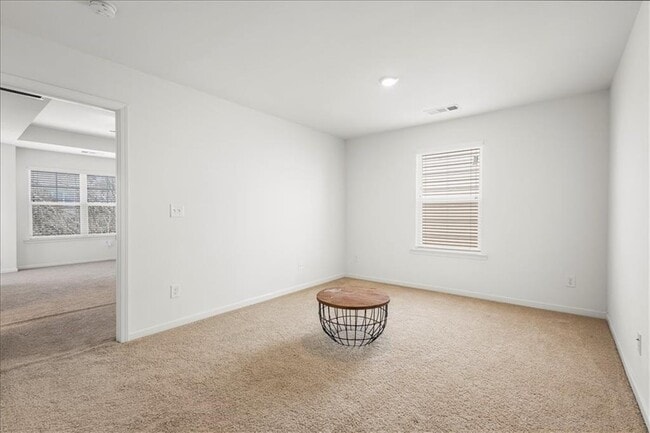 Building Photo - 869 Venture Way