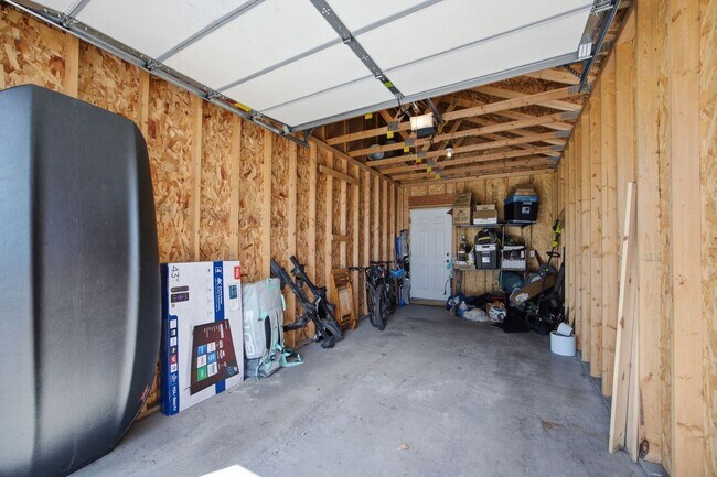 Building Photo - Two Bedroom Condominium located in Central Missoula