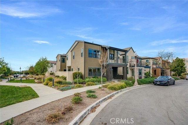 Building Photo - 106 Draw