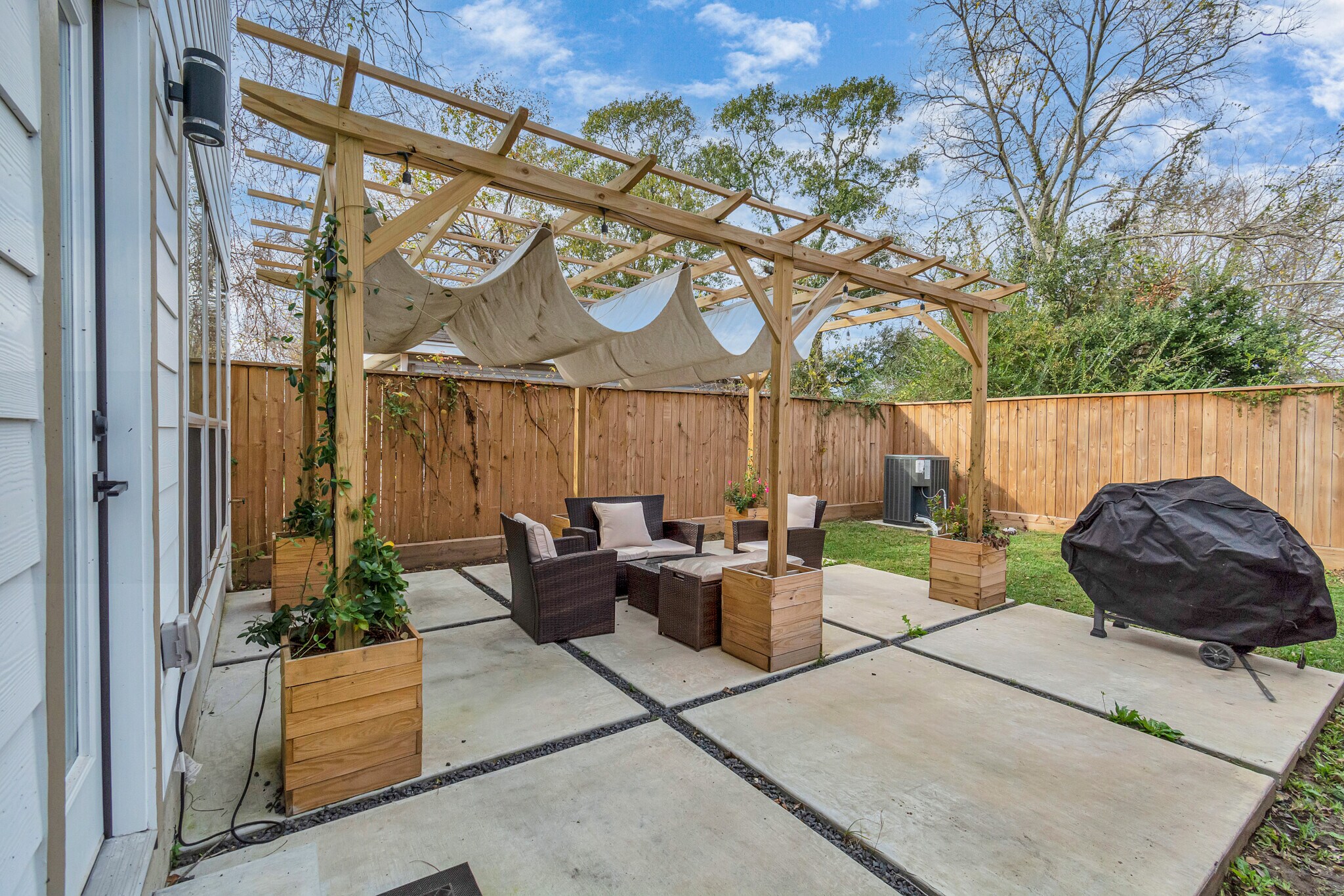 Backyard - 4209 New Orleans St