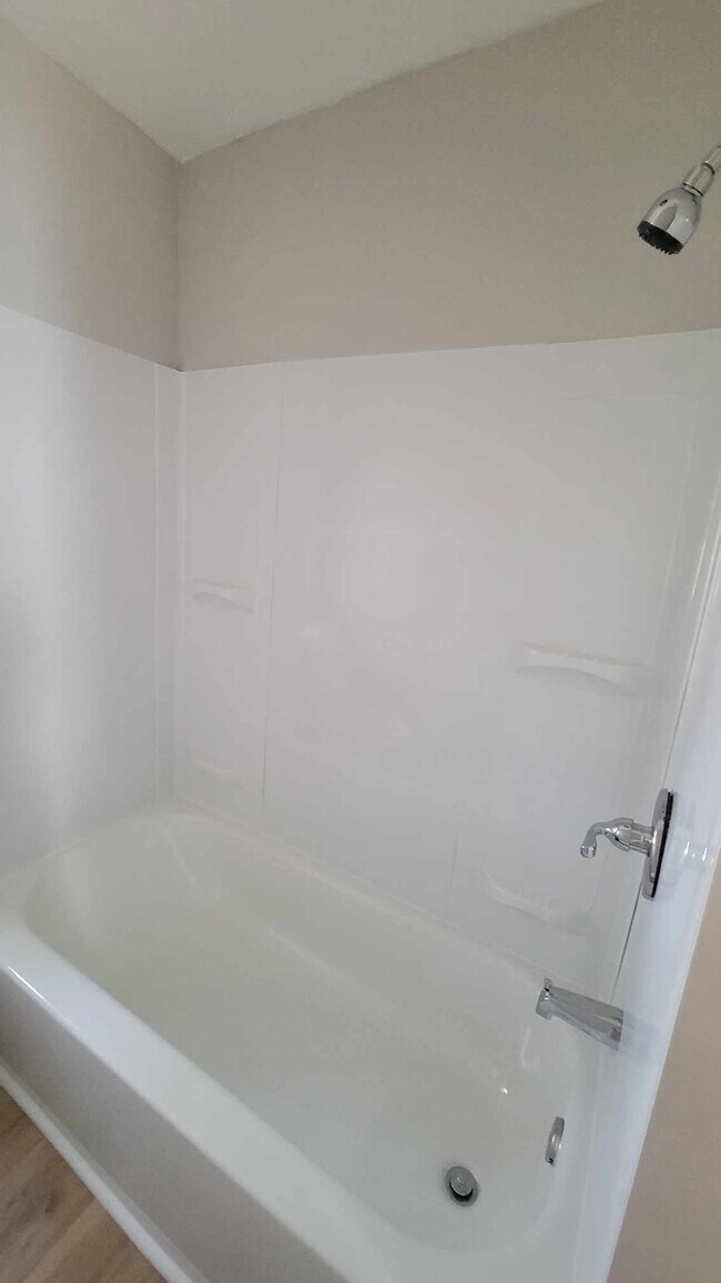 Building Photo - 6th Street rental