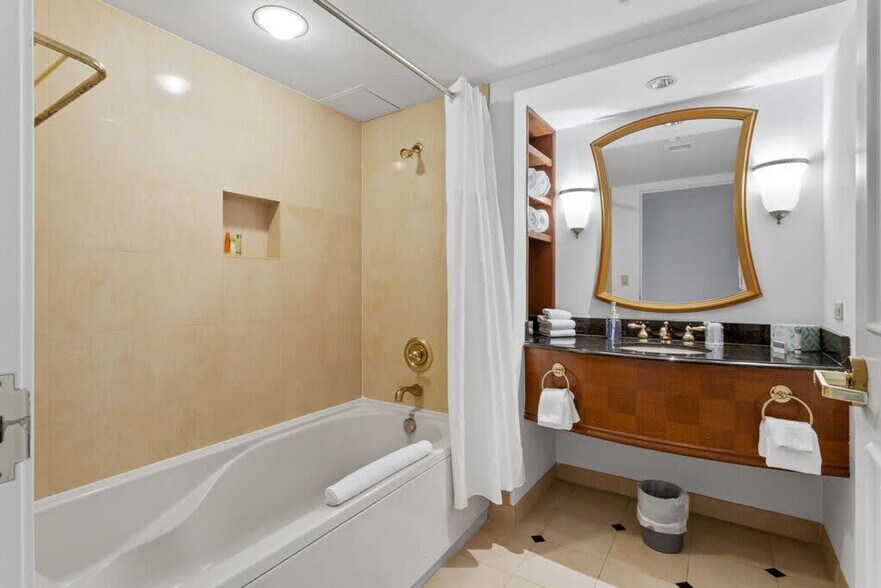 Building Photo - 810 Pacific Ave