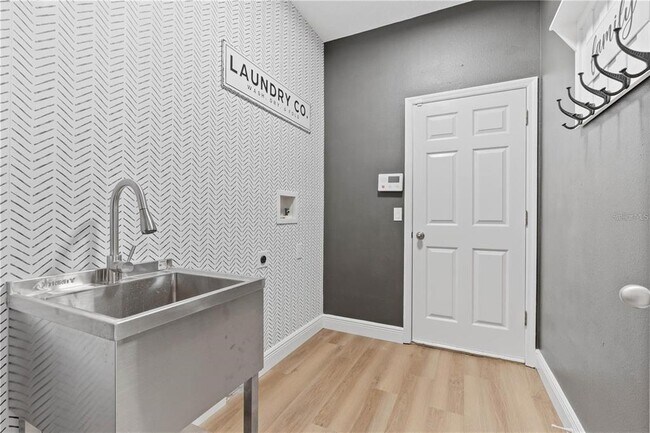 Building Photo - 3333 Atmore Terrace