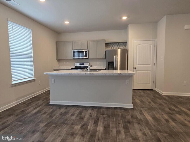 Building Photo - 71 Filbert Dr