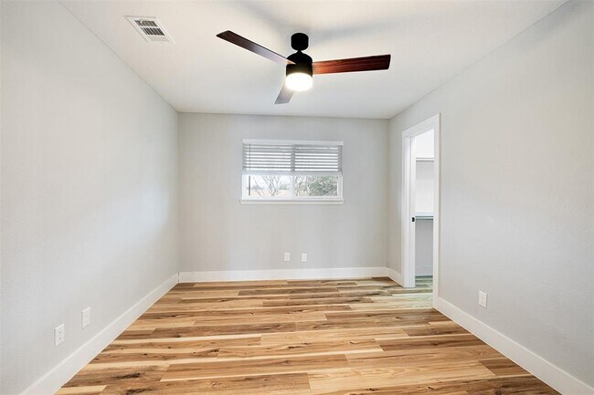 Building Photo - 7009 Millrace Dr