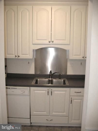 Building Photo - 4023 18th Rd N