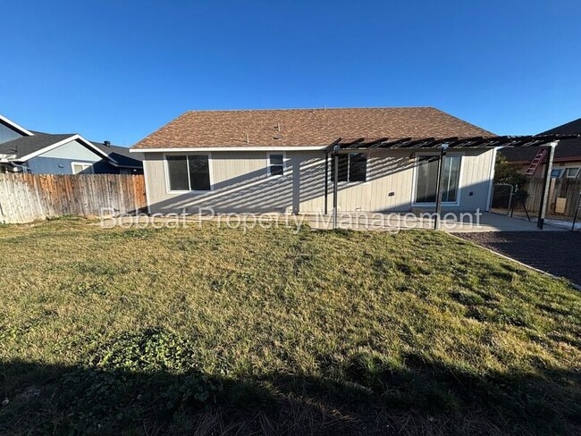 Building Photo - 3522 Smoketree Ave