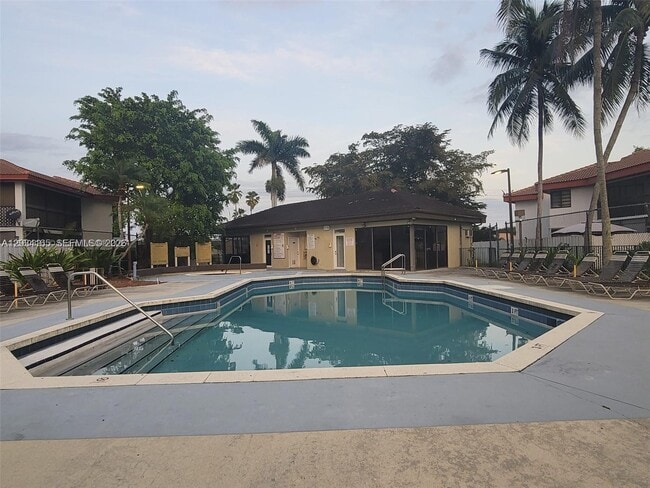 Building Photo - 9673 SW 138th Ave