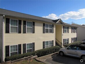Building Photo - 1600 Stonehaven Cir
