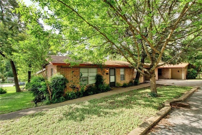 Building Photo - 607 Bellevue Pl