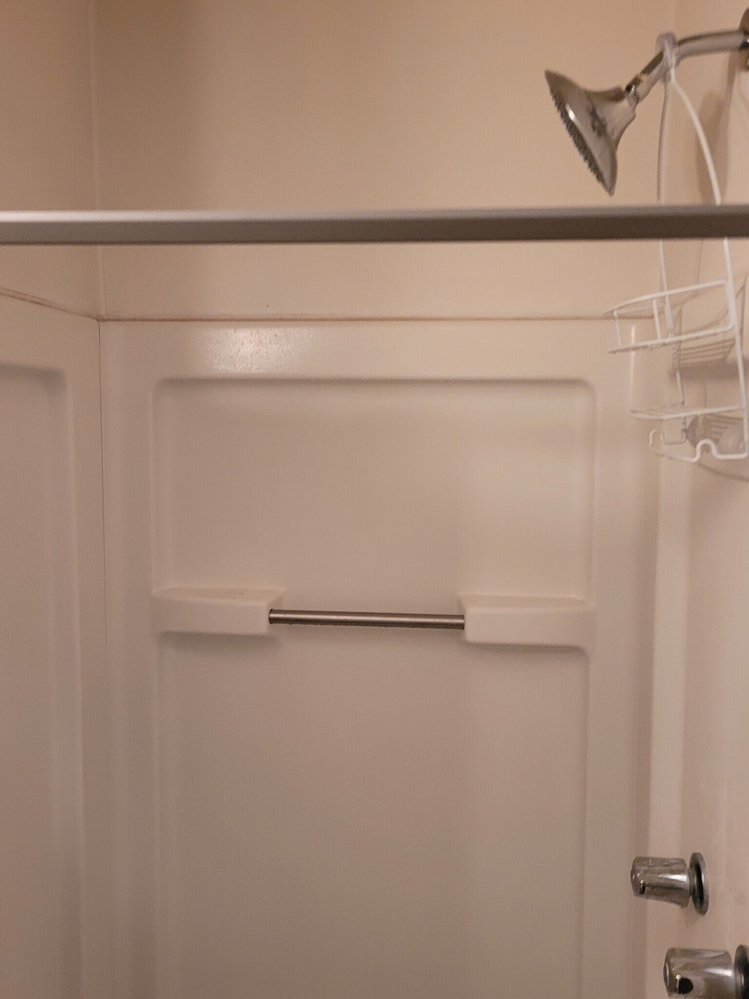 shower area - 2763 Vineville Ave