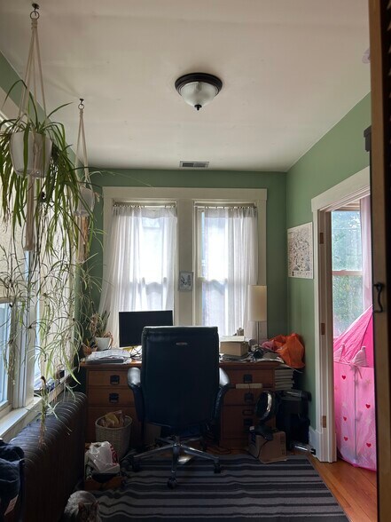 Sun Room - 376 S Evaline St