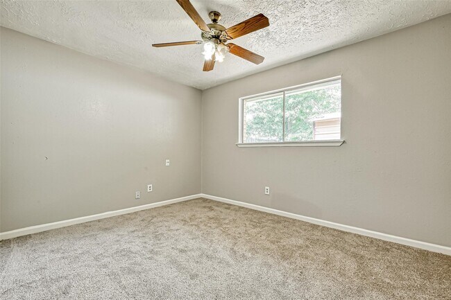 Building Photo - 3527 Acorn Springs Ln