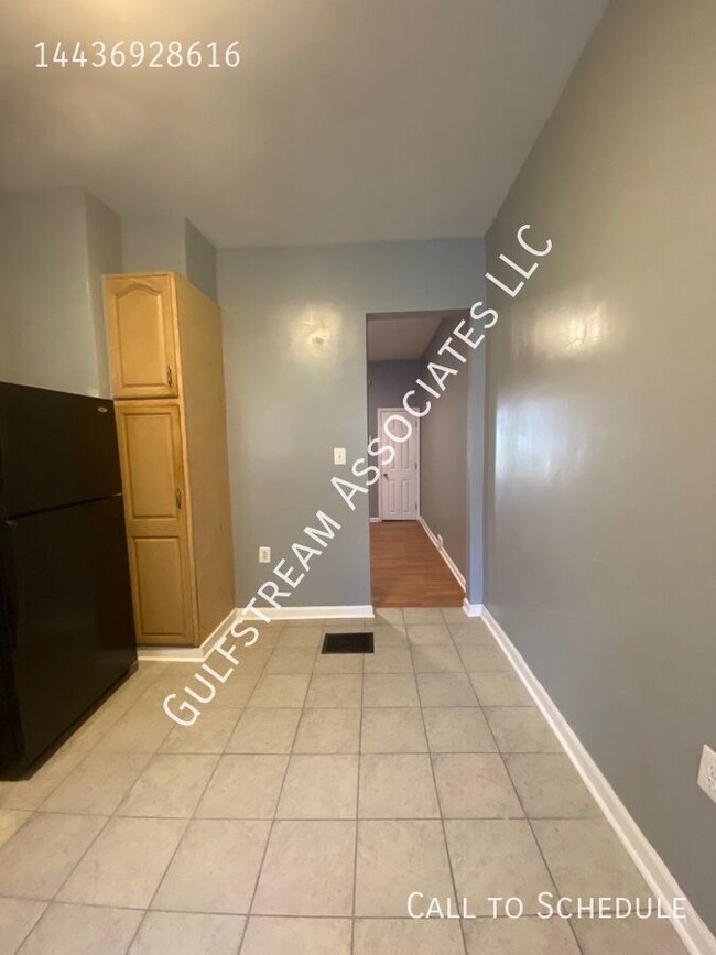 Building Photo - 1521 N Ellamont St