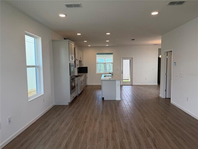 Building Photo - 17334 Beachgrass Aly