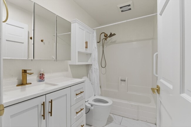 Building Photo - 25 Tangelo