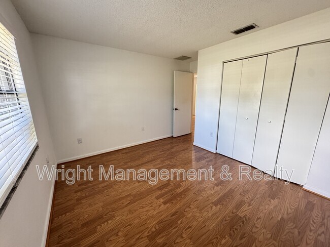 Building Photo - 7908 Knight Dr