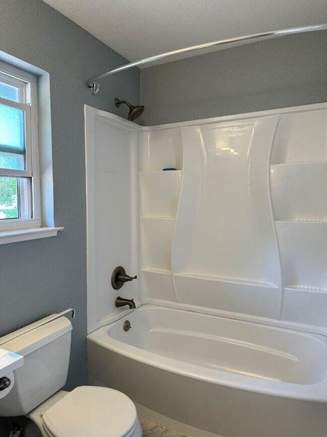 Building Photo - Spacious 4-Bedroom Home with Solar in Prim...