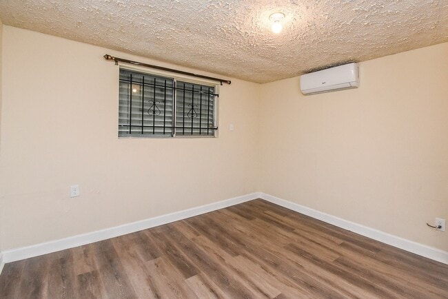 Building Photo - 4021 Eddie St