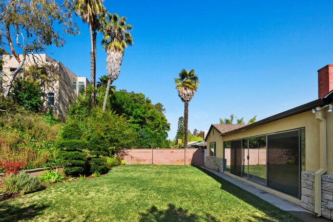 Building Photo - 2731 Anchor Ave