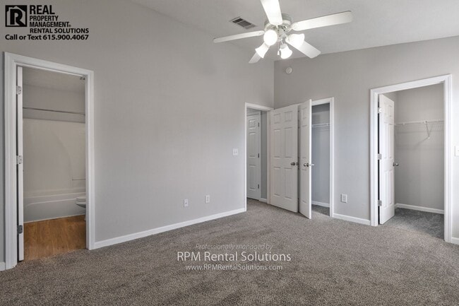 Building Photo - Amazing Smyrna 3BR townhome END-UNIT, just 1 mile from I-24!