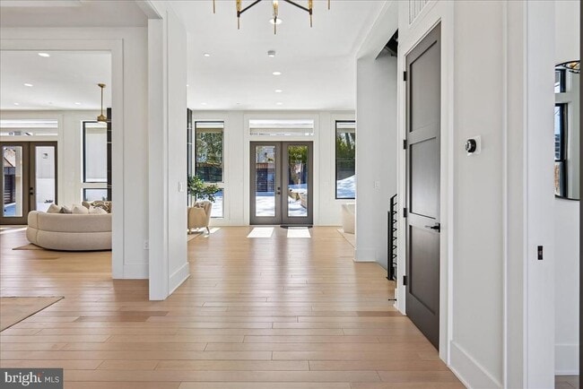 Building Photo - 4428 Albemarle St NW