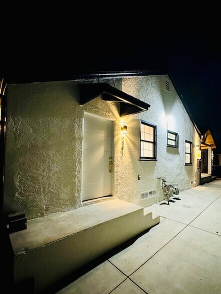 Building Photo - 8311 Kittyhawk Ave