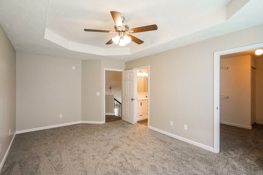 Building Photo - 2121 Hamilton Glen Pl