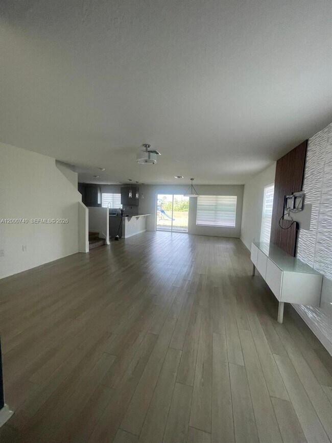 Building Photo - 594 Preserve Pointe Blvd