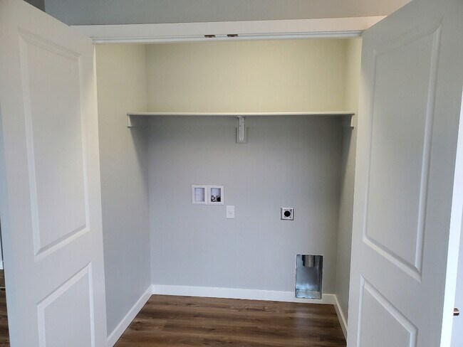 Building Photo - 224 Cheryl Ln