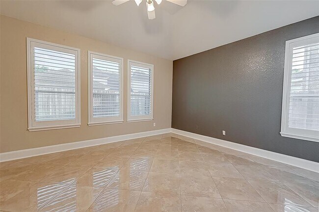 Building Photo - 1419 Kyle Hill Ln