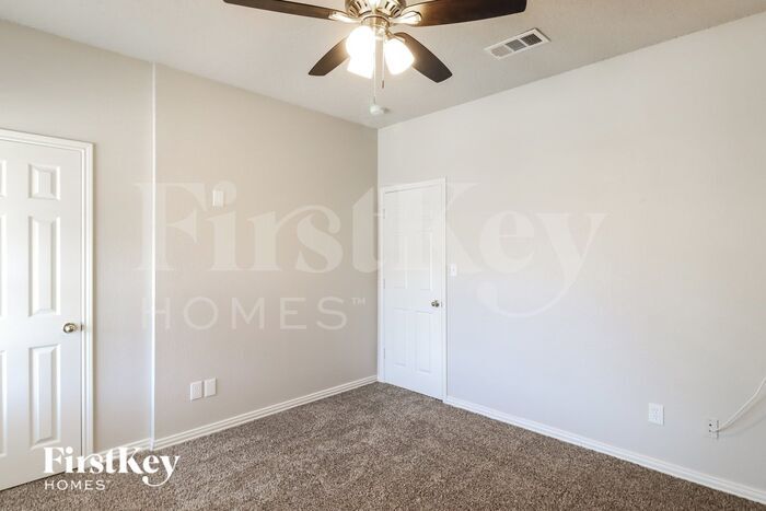 Building Photo - 205 Cedar Ridge Dr