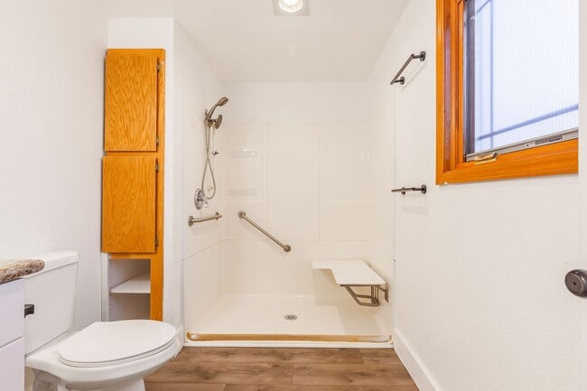 Building Photo - Heart of Eagle 4 Bed 2 Bath Home